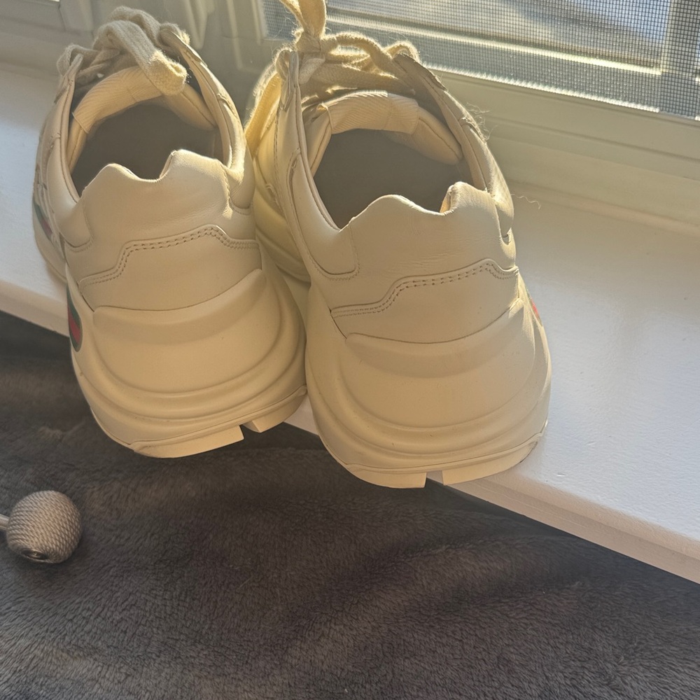 Gucci Cream Leather Rhyton Sneakers with Red & Green Stripe - Picture 4 of 5